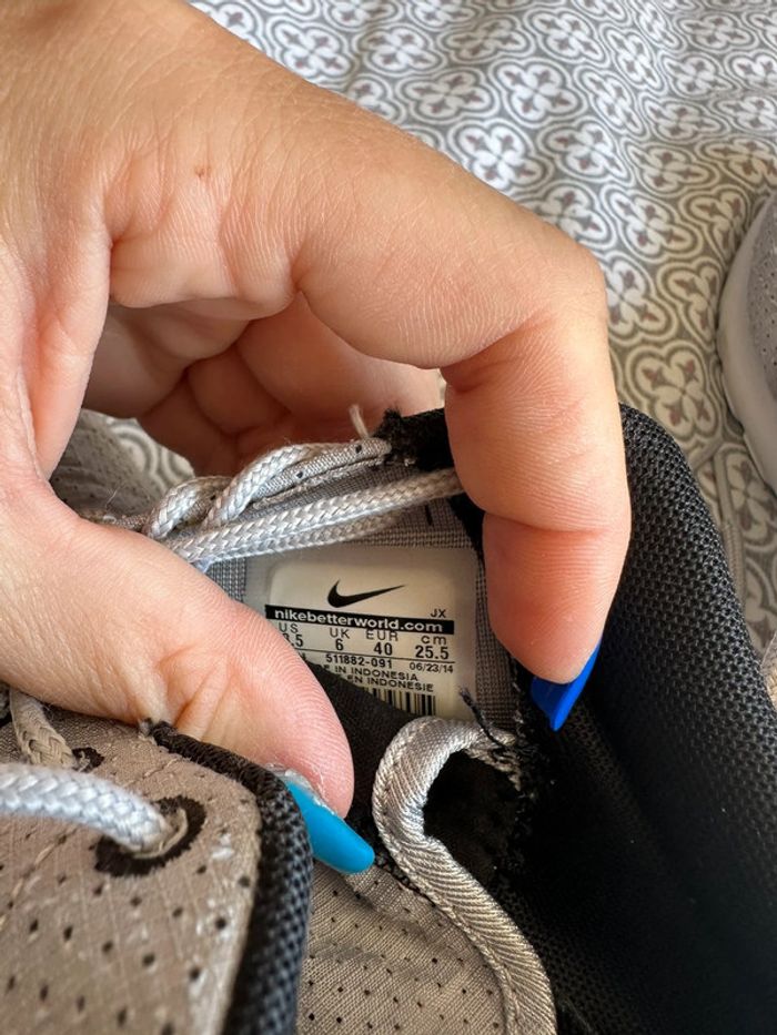 Nike grise - photo numéro 3