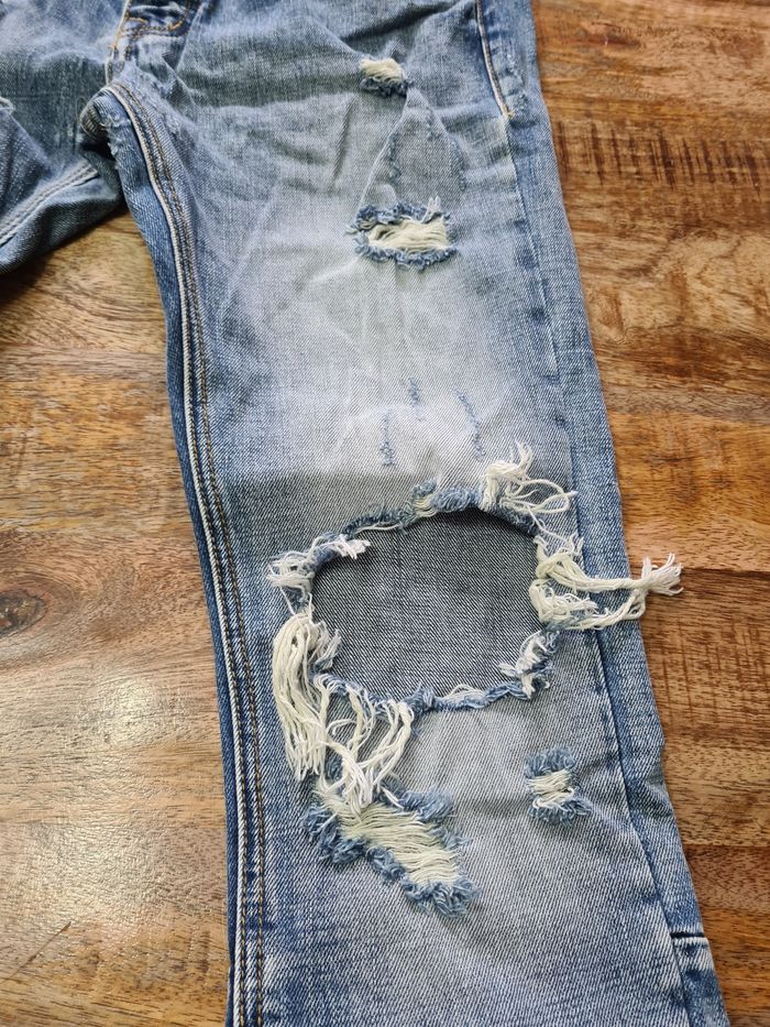 Jeans troué MNML taille 32 - photo numéro 3