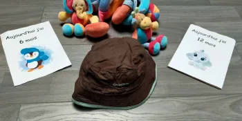 Bob marron et turquoise réversible mixte 6 - 12 mois Quechua