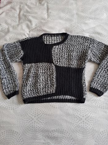 Pull court gris et noir taille S