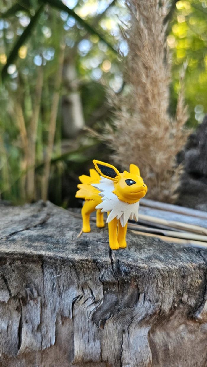 Super figurine Pokemon Nintendo tomy voltali - photo numéro 3