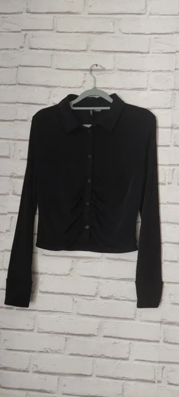 Ensemble noir – Pantalon fluide & haut manches longues chic