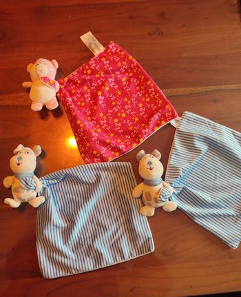 Doudou carte bleu et rose