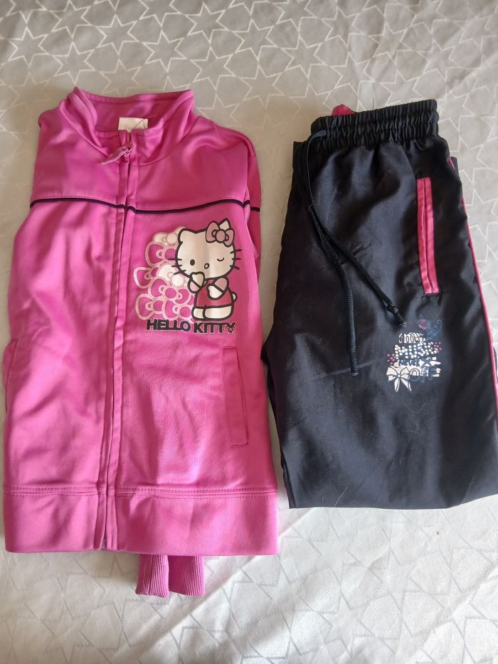 Ensemble jogging hello kitty 8 ans