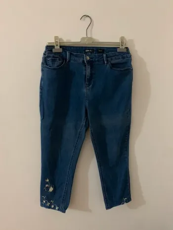 Jean bleu avec broderies florales - Denim By TU - Taille38