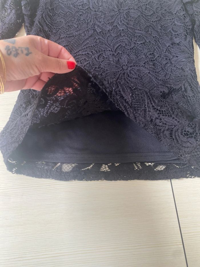 Très beau haut noir dentelle - photo numéro 2