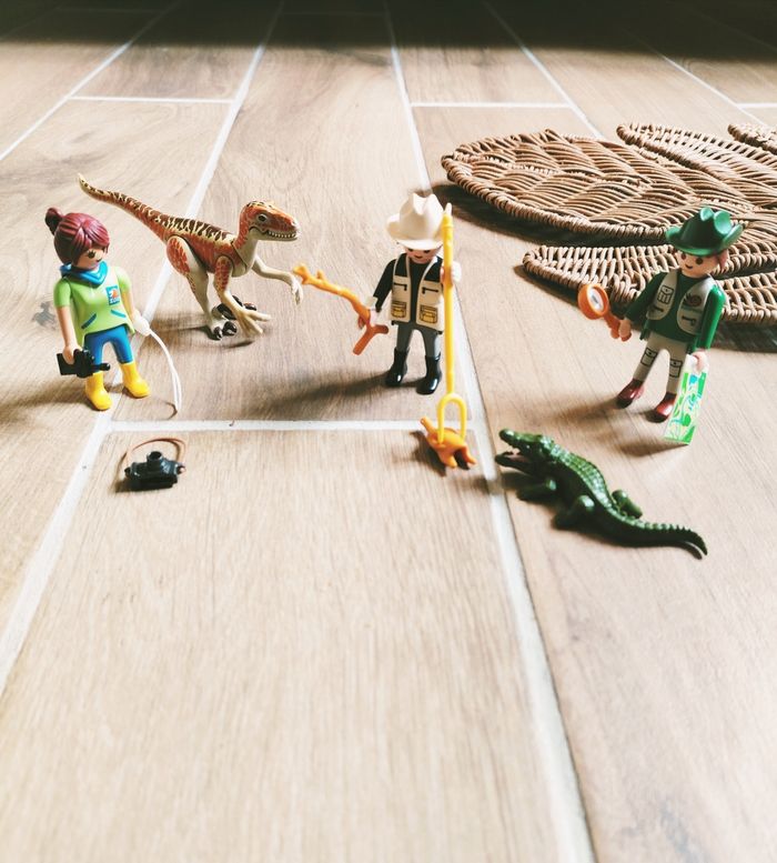 🐊Playmobil lot de 3 figurines veterinaires/ranger avec dinosaure et crocodile