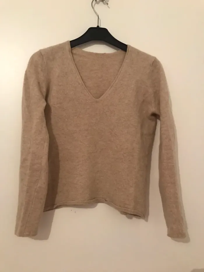 Pull col V beige