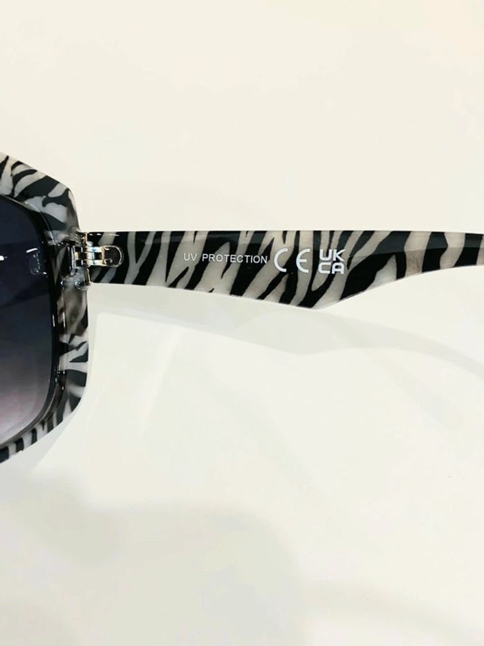 Lunette de soleil femme noire zèbre verres dégradés UV protection catégorie 3 - photo numéro 6