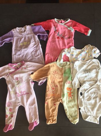 Lot pyjamas bodies fille 6 mois