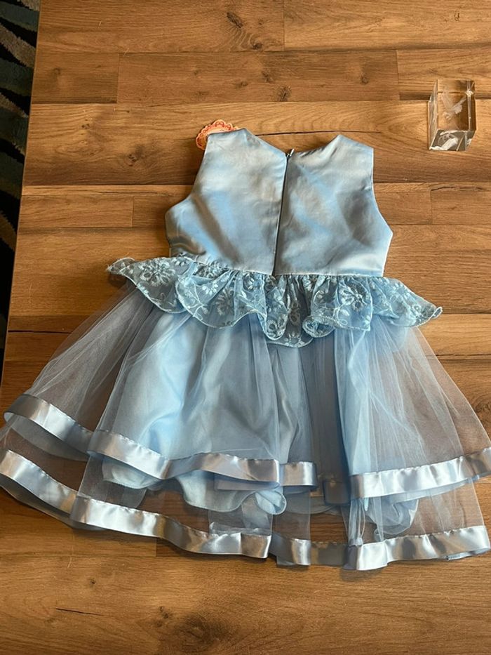 Je vend une robe fille  2 ans pour fete etc neuf - photo numéro 2