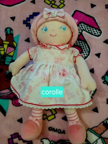 Poupée en tissu corolle