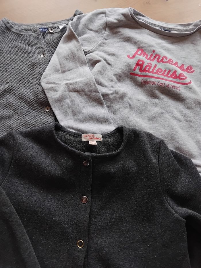 Lot 3 pull 5ans - photo numéro 2