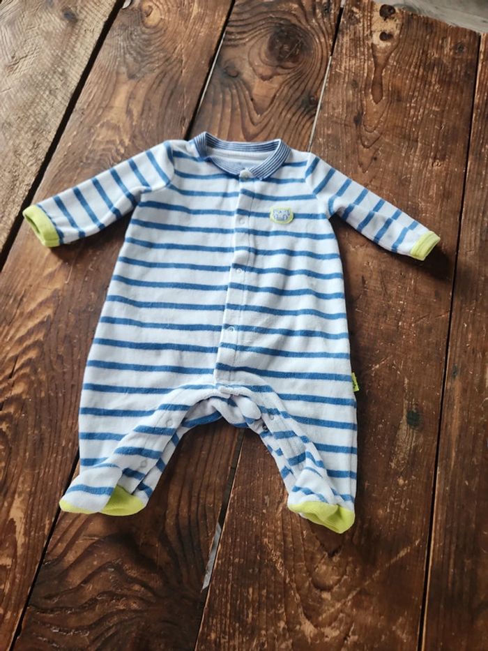 Pyjamas 1 mois - photo numéro 2