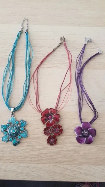 Lot de 4 colliers fantaisie