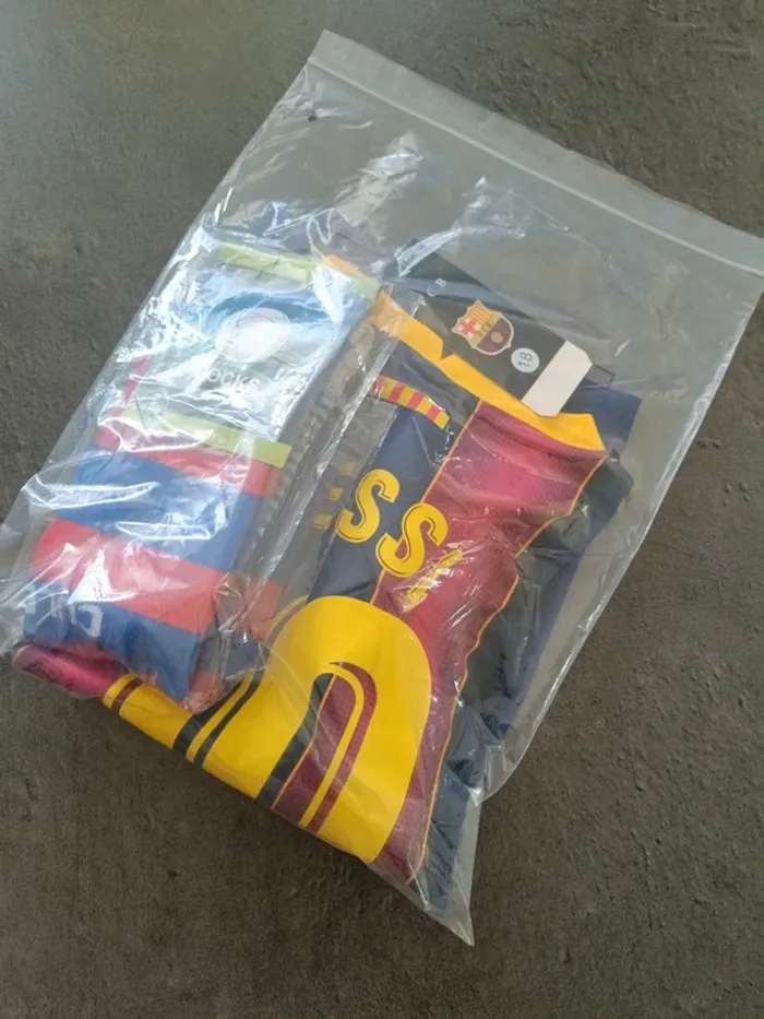 Tenue foot Léo Messi FC Barcelone. T.18 - photo numéro 5