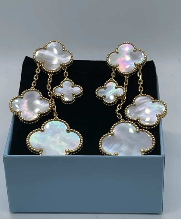 Boucles d’oreilles pendantes trèfles nacre blanche - photo numéro 6