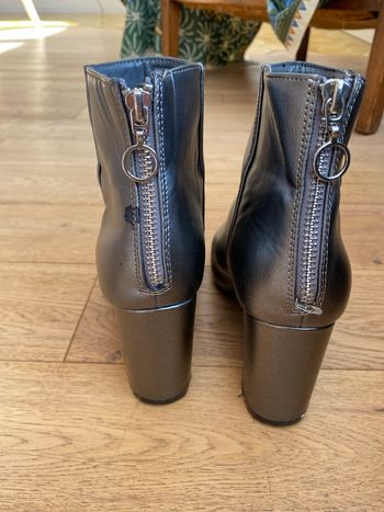 Bottines à talon argentées 