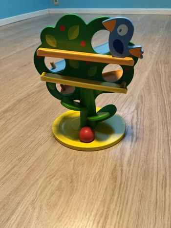 Jouet d'éveil et de manipulation en bois