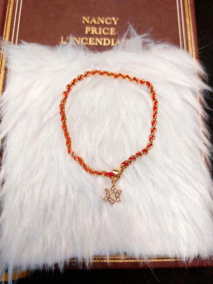 Magnifique bracelet raffinée chaînette doré et corde rouge, breloque étoile à strass - photo numéro 3