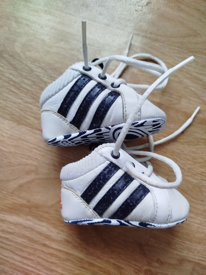Chaussures adidas pointure 16 - photo numéro 2