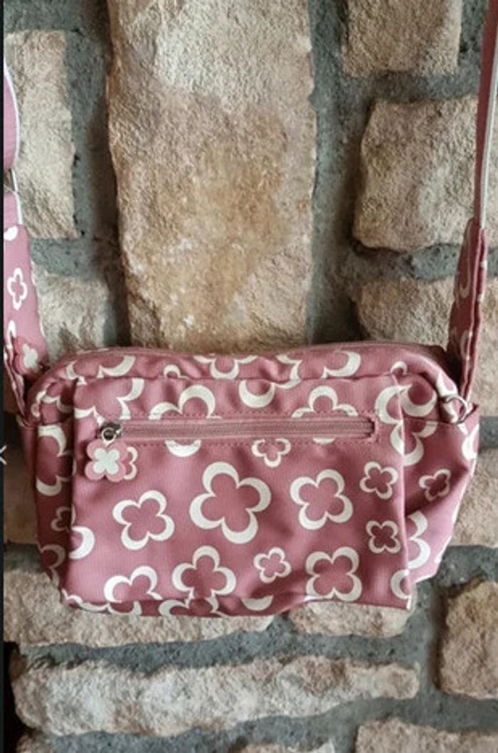 Sac à main bandoulière plein de poches