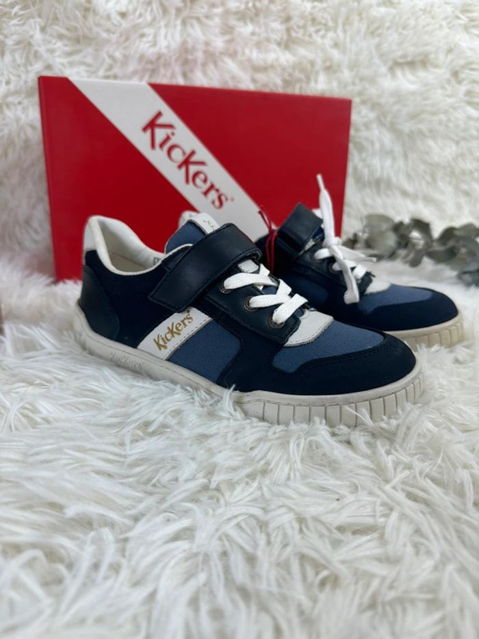 Paire de basket Kickers taille 31 - photo numéro 2