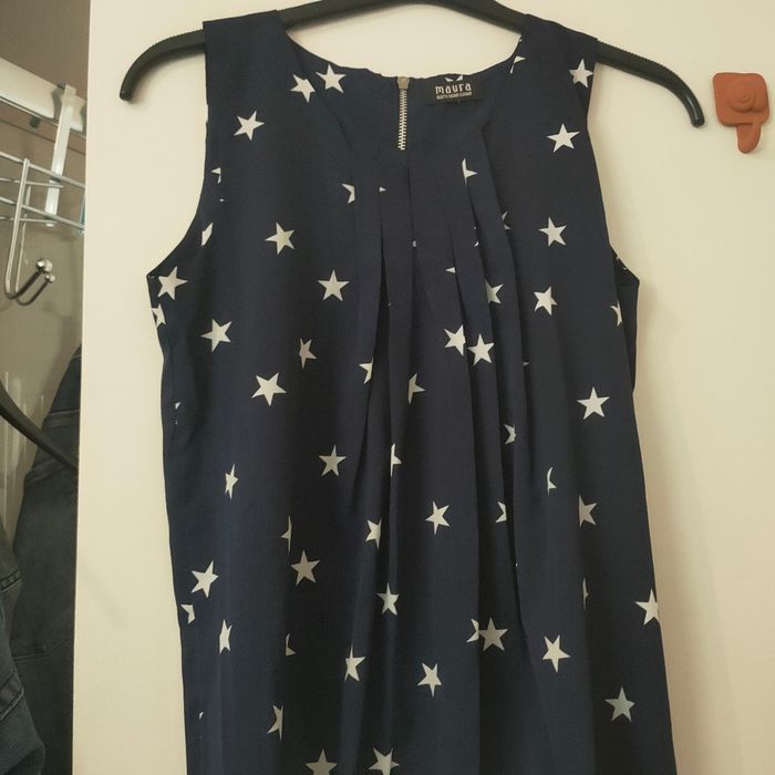 Débardeur sans manches, couleur bleu marine avec imprimé étoiles