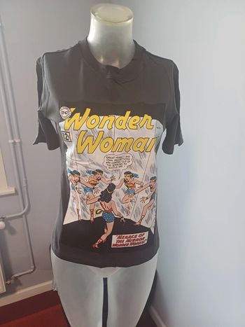 Lot 2 teeshirt wonderwoman