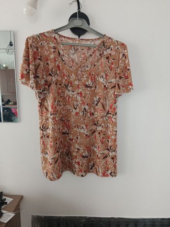 Joli haut femme taille 42 44 