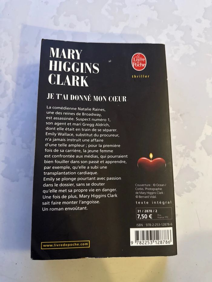 Livre je t’ai donné mon cœur - mary Higgins Clark - photo numéro 7