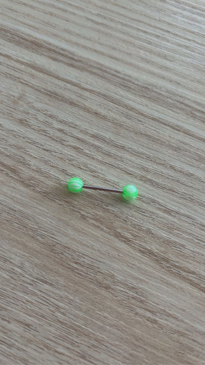 Piercing à la langue en acier inoxydable