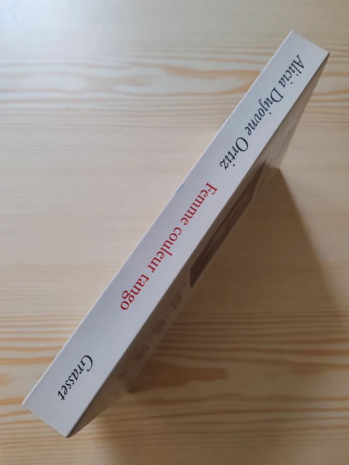 Alicia Dujovne Ortiz 🌸 Femme couleur tango - photo numéro 3