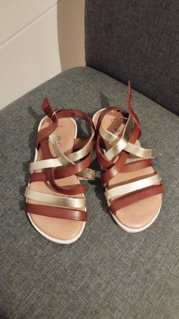Sandales neuves