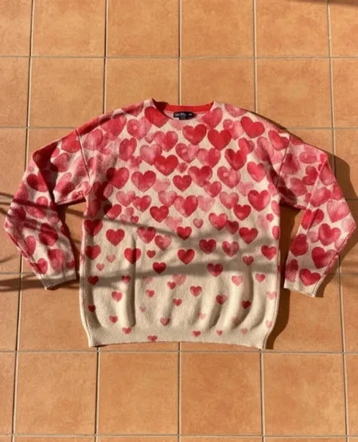 Pull imprimé cœurs rouges, style fun et romantique, taille M
