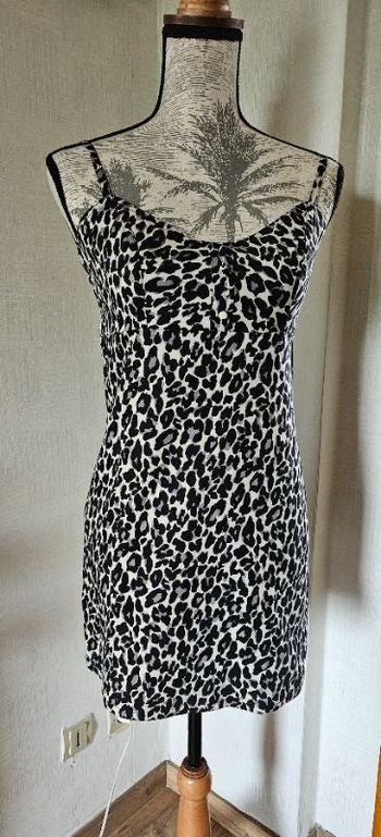 Robe à bretelles JENNIFER imprimé léopard