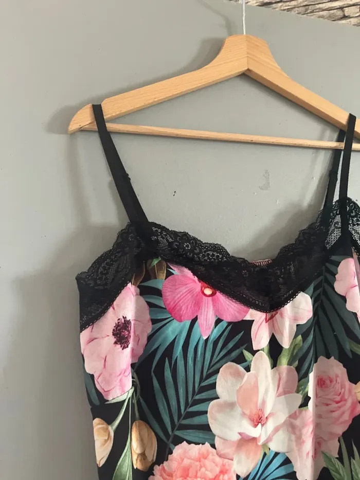 Débardeur fleurs en XL - photo numéro 2