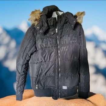 Superbe manteau genre doudoune capuche amovible
