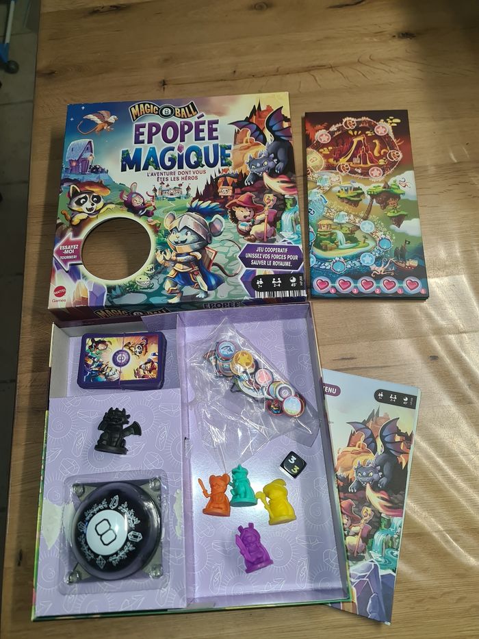 Jeu de société Magic 8 Ball Épopée Magique des éditions Mattel,