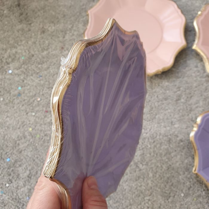 Lot d'assiettes en carton lilas et rose - photo numéro 4