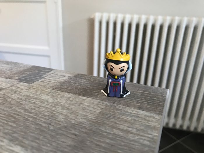 Figurine rare mini reine blanche neige disney