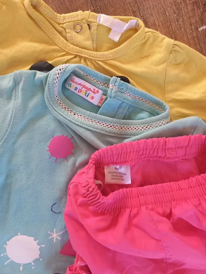 Lot tee-shirts et pantalon bébé fille 6 mois - photo numéro 5