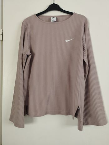 T-shirt manche évasé Nike taille M