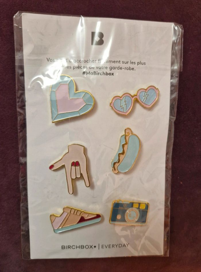 Lot de pin's Blissim Neuf sous blister - photo numéro 2