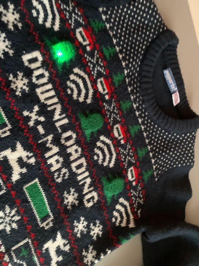 Pull de Noël lumineux - photo numéro 5
