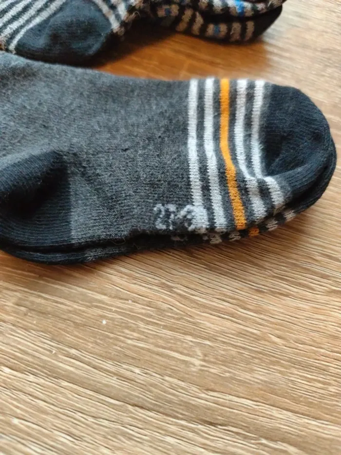 Lot 10 paires de chaussettes 27/30 - photo numéro 3