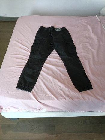 Pantalon cargo taille M neuf avec étiquette