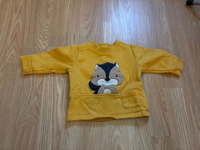 Pull moutarde taille 6 mois