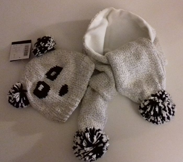 Ensemble bonnet écharpe petit Panda - La Halle - 2 à 4 ans - Neuf - photo numéro 2