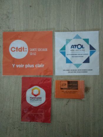 4 lingettes à lunette publicitaires Neuves